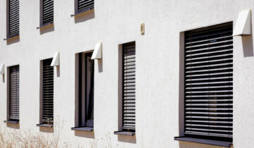 Volets roulants qui ne montent plus à Lyon : comment diagnostiquer et réparer la panne ?